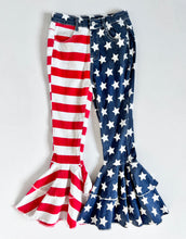 画像をギャラリービューアに読み込む, Used American Flag USA Ruffle Bellbottom Pants Kids 7/8 (130-140cm)