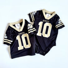 Load image into Gallery viewer, USED NFL New Orleans Saints #10 COOKS Jersey Tee and Bodysuit Set 12M (75cm)