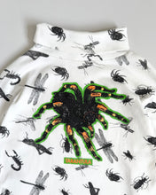 Load image into Gallery viewer, Vintage Tarantula and Bugs Turtleneck 4/5T (100-110cm)