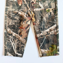 Load image into Gallery viewer, USED Bass Pro Shop True Timber Camo Overall 12M (75cm)