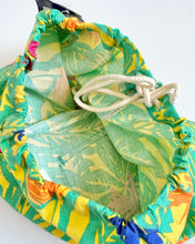 Load image into Gallery viewer, Vintage New/Deadstock Tropical Short Pants 8 (125-130cm)