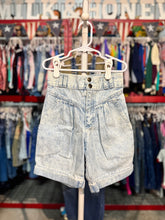 画像をギャラリービューアに読み込む, Vintage JCPenny Light Washed Denim Short Pants Kids 7 (125-130cm)