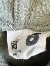 画像をギャラリービューアに読み込む, USED “Young Free Wild” Khaki Green Hoodie Best fits 4/5T (100-110cm)