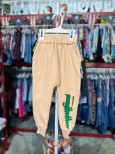 Load image into Gallery viewer, USED Hugo Loves Tiki Alligator Sweatpants 2T (90cm)