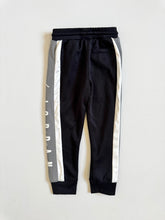 Load image into Gallery viewer, USED Bass Pro Shop T-shirt & Jordan Jogger Pants Set 4/5T (100-110cm)