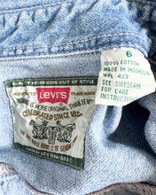 画像をギャラリービューアに読み込む, Vintage Levi’s Denim Shirt Kids 6 (110-115cm)