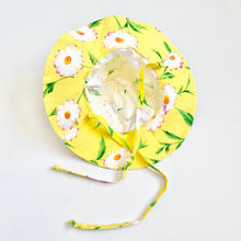 Load image into Gallery viewer, Vintage Talbots Kids Yellow/White Floral Hat OS
