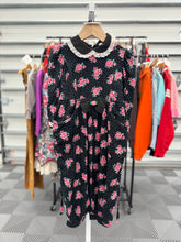 Load image into Gallery viewer, Vintage Black/Pink Floral Jumpsuit 3T (95cm)
