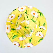 Load image into Gallery viewer, Vintage Talbots Kids Yellow/White Floral Hat OS
