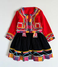 Load image into Gallery viewer, USED Peruvian Dress 5T (110cm)
