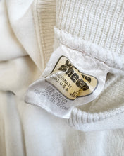 Load image into Gallery viewer, Vintage “Pierce” Heart Panda Raglan Sweatshirt Youth M/L (135-140cm)
