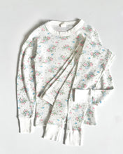 画像をギャラリービューアに読み込む, Vintage Floral Waffle Tee and Pants Set Kids L/10 (130-140cm)
