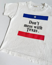 画像をギャラリービューアに読み込む, Vintage Screen Stars “Don’t Mess with Texas” T-shirt  5T (110cm)
