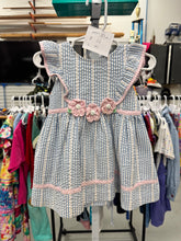 Load image into Gallery viewer, Vintage Seersucker/Flower Dress 24M (85cm)
