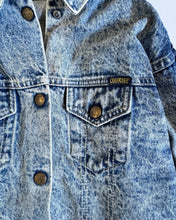 Load image into Gallery viewer, Vintage OshKosh B’gosh Acid Wash Jean Jacket Kids 6 (120-125cm)
