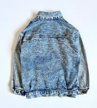 Load image into Gallery viewer, Vintage OshKosh B’gosh Acid Wash Jean Jacket Kids 6 (120-125cm)
