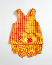 Load image into Gallery viewer, USED Austin &amp; Ashley Shell Appliqué Tops &amp; Bloomer Outfit 4T (100cm)
