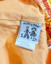 Load image into Gallery viewer, USED Austin &amp; Ashley Shell Appliqué Tops &amp; Bloomer Outfit 4T (100cm)
