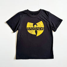Load image into Gallery viewer, USED Wu-Tang Clan T-shirts 4T (100cm)
