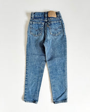 Load image into Gallery viewer, Vintage Levi’s Gold Tag Denim Slim 6 (110-115cm)
