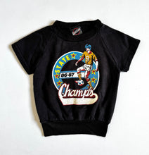 Load image into Gallery viewer, Vintage Soccer Champs Sweatshirt T-shirt 4/5T (100-110cm)

