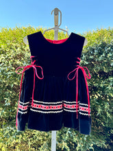 Load image into Gallery viewer, Vintage Black Velvet Dress 2T (90cm)
