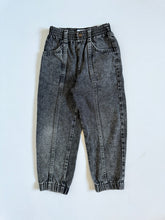 Load image into Gallery viewer, Vintage Little Levi’s Black Denim Jogger Pants 6 (110-115cm)
