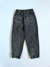 Load image into Gallery viewer, Vintage Little Levi’s Black Denim Jogger Pants 6 (110-115cm)
