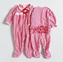 画像をギャラリービューアに読み込む, Vintage Her Majesty Striped Fleece Footie Coveralls Newborn, 0-3M (新生児, 60cm)
