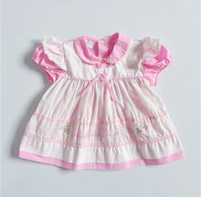 画像をギャラリービューアに読み込む, Vintage “Grandma Loves Me” Apron Dress Pastel Pink 12-18M (70-75cm)
