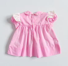 画像をギャラリービューアに読み込む, Vintage “Grandma Loves Me” Apron Dress Pastel Pink 12-18M (70-75cm)
