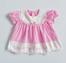 画像をギャラリービューアに読み込む, Vintage “Daddy’s Little Doll” Embroidery Pastel Pink Dress 12M (70cm)
