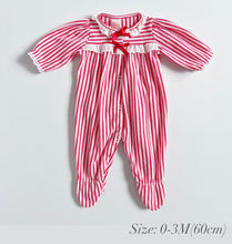 画像をギャラリービューアに読み込む, Vintage Her Majesty Striped Fleece Footie Coveralls Newborn, 0-3M (新生児, 60cm)
