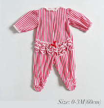 画像をギャラリービューアに読み込む, Vintage Her Majesty Striped Fleece Footie Coveralls Newborn, 0-3M (新生児, 60cm)
