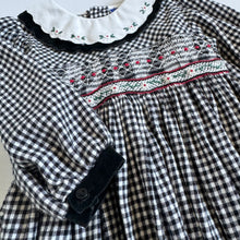 Load image into Gallery viewer, Vintage Carriage Boutiques Black Gingham Smocked Dress 2T (90cm)
