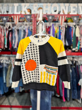 Load image into Gallery viewer, Vintage Basketball Sweatshirt 3T (95cm)
