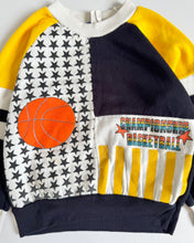 Load image into Gallery viewer, Vintage Basketball Sweatshirt 3T (95cm)
