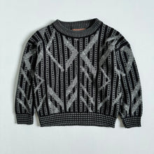 Load image into Gallery viewer, Vintage Black/Gray Sweater 5/6T (100-120cm)
