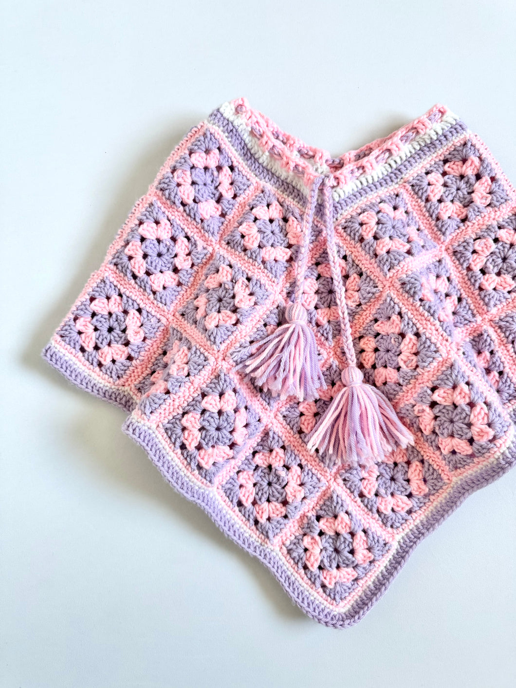 Vintage Pink/Purple Crochet Poncho 4/6T (100-120cm)