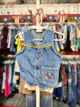 Load image into Gallery viewer, Vintage Little Levi’s Denim Vest 2T (80-90cm)
