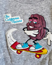 Load image into Gallery viewer, Vintage California Raisins Skateboard Sweatshirt 18-24M (80-85cm)
