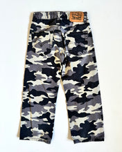 Load image into Gallery viewer, USED Levi’s Gray Camouflage Pants 5T (110cm)
