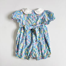 画像をギャラリービューアに読み込む, Vintage Allison Ann Floral Smocked Bubble Rompers 12M (75cm)
