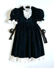 画像をギャラリービューアに読み込む, Vintage Handmade Black Velvet×Lace Dress 5/6T (100-110cm)
