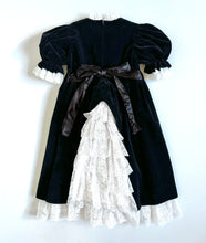 画像をギャラリービューアに読み込む, Vintage Handmade Black Velvet×Lace Dress 5/6T (100-110cm)
