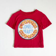 Load image into Gallery viewer, USED The Beatles “Sgt Peppers Lonely Hearts” T-shirt 2T (90cm)
