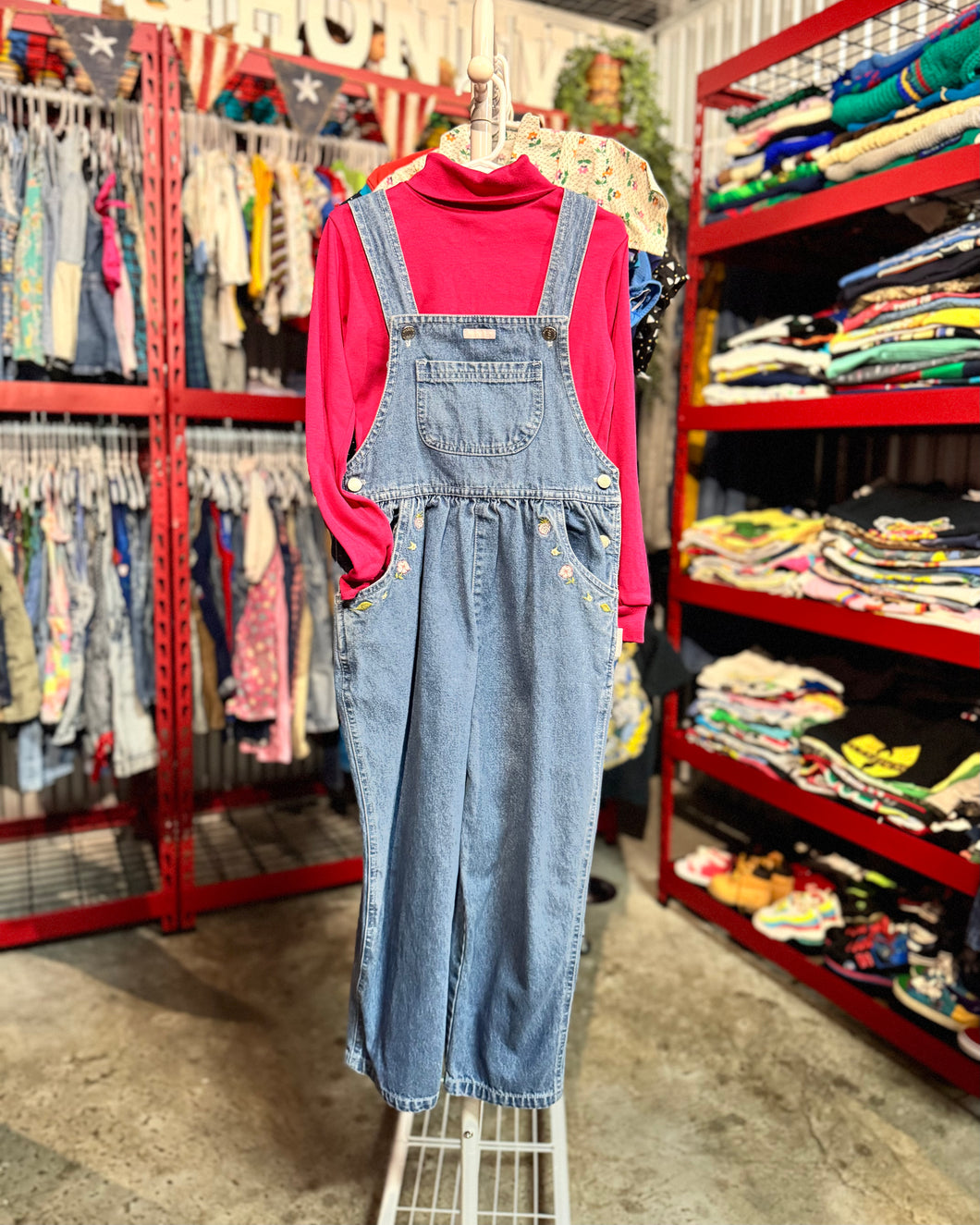 Vintage Weebok Flower Embroidered Denim Overall & Pink Turtleneck Set Kids 6 (120cm)