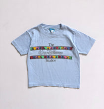 Load image into Gallery viewer, ヴィンテージ Disney “The Walt Disney Studio” Tシャツ (95-100cm)
