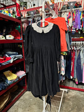 Load image into Gallery viewer, Vintage Lace Collared Black Corduroy Dress 5T (100cm)
