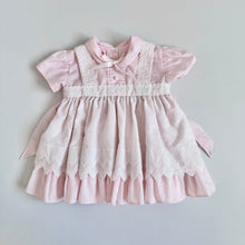 画像をギャラリービューアに読み込む, Vintage Mini World Lace Apron Dress Pastel Pink 9-12M (70cm)
